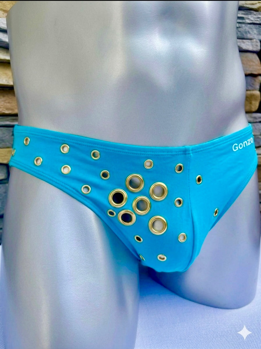 Slip de bain à trous