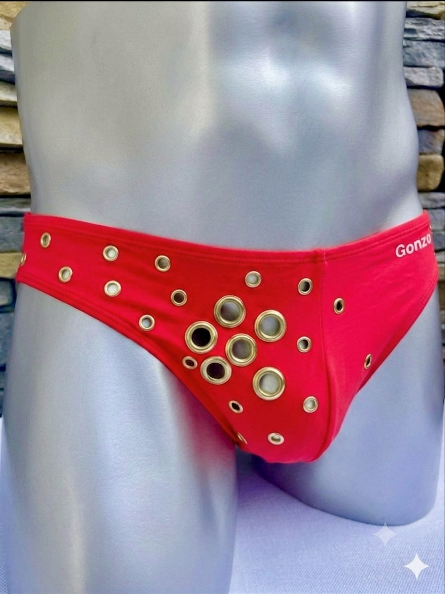 Slip de bain à trous